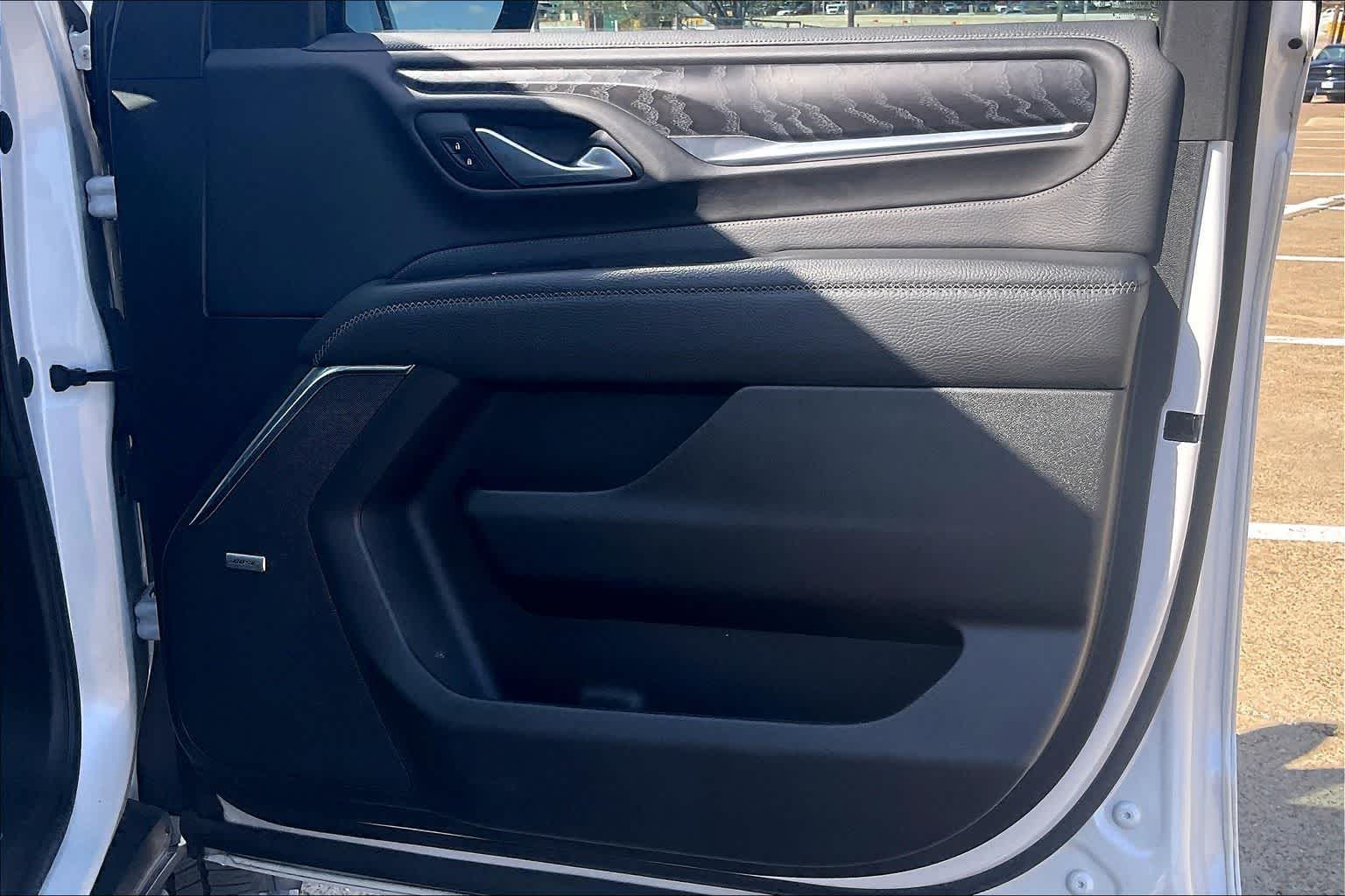 Thumbnail: 2022 GMC Yukon XL - 28