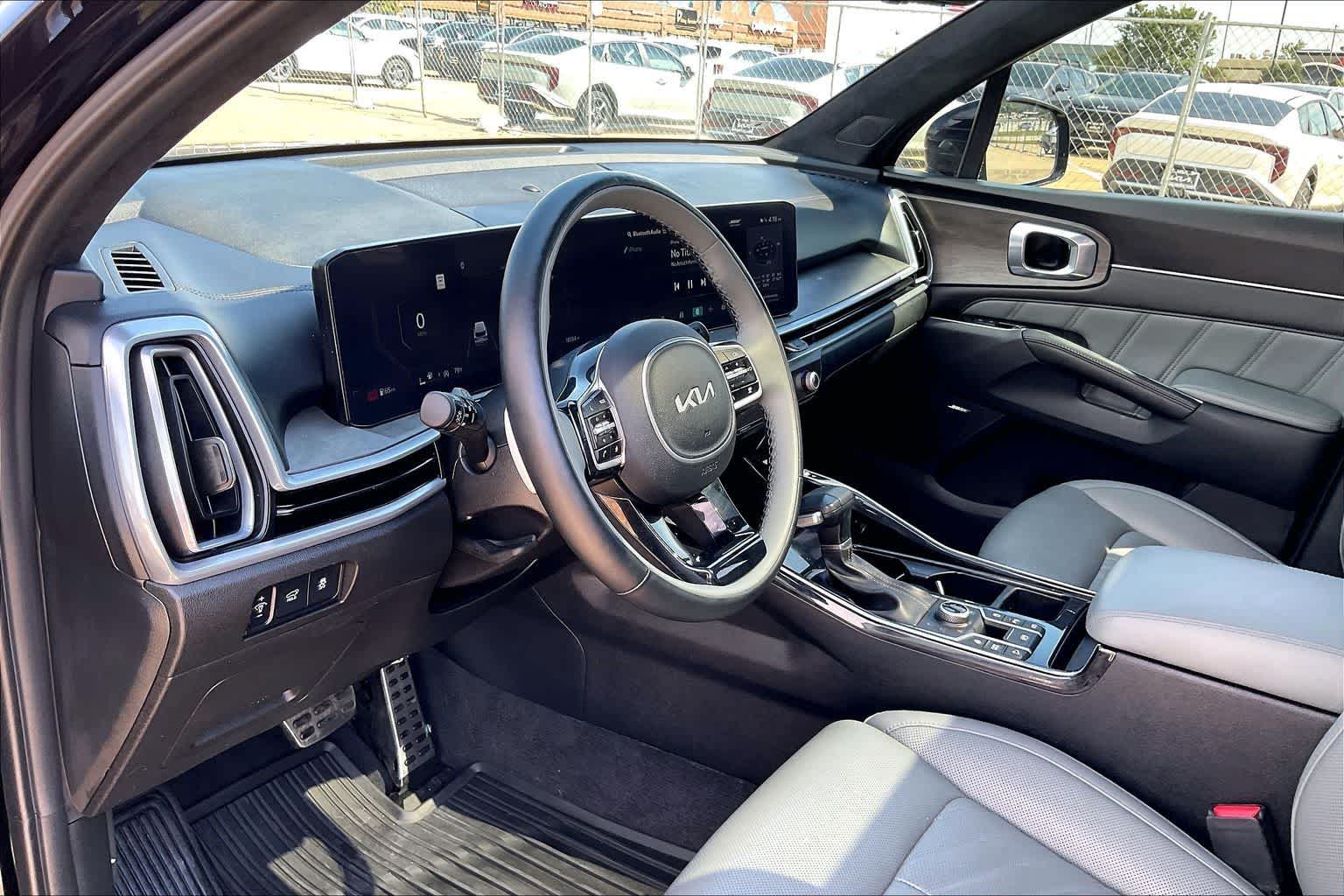 Thumbnail: 2024 Kia Sorento - 3