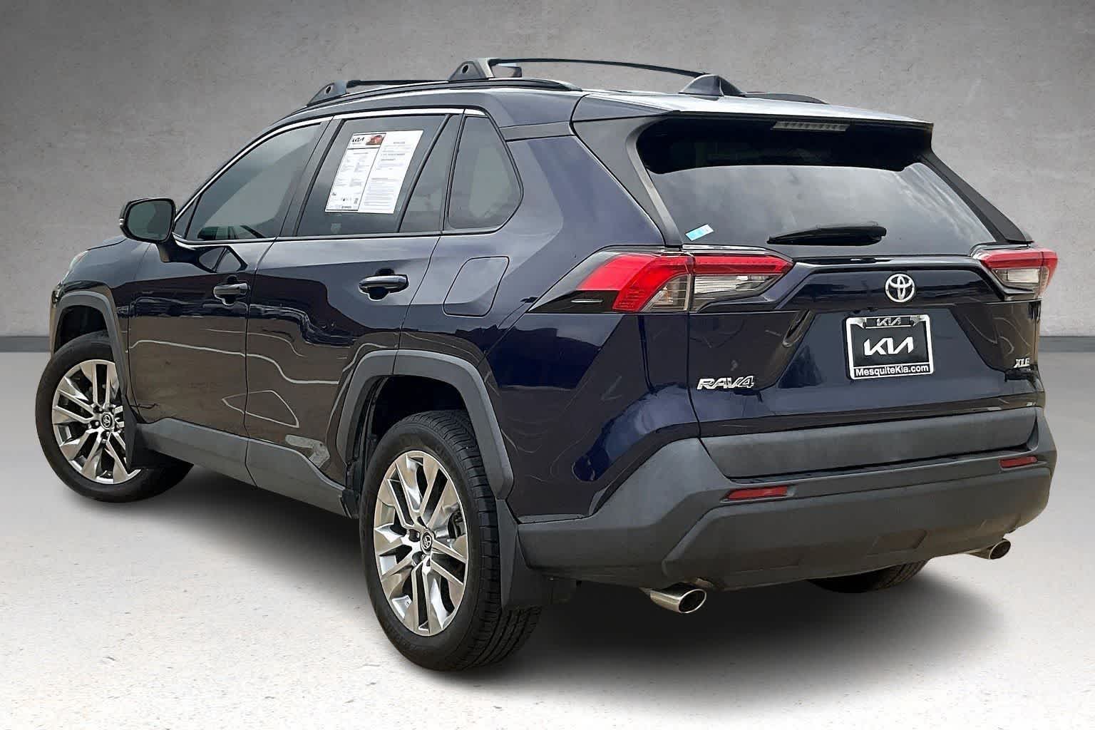 Thumbnail: 2020 Toyota RAV4 - 4