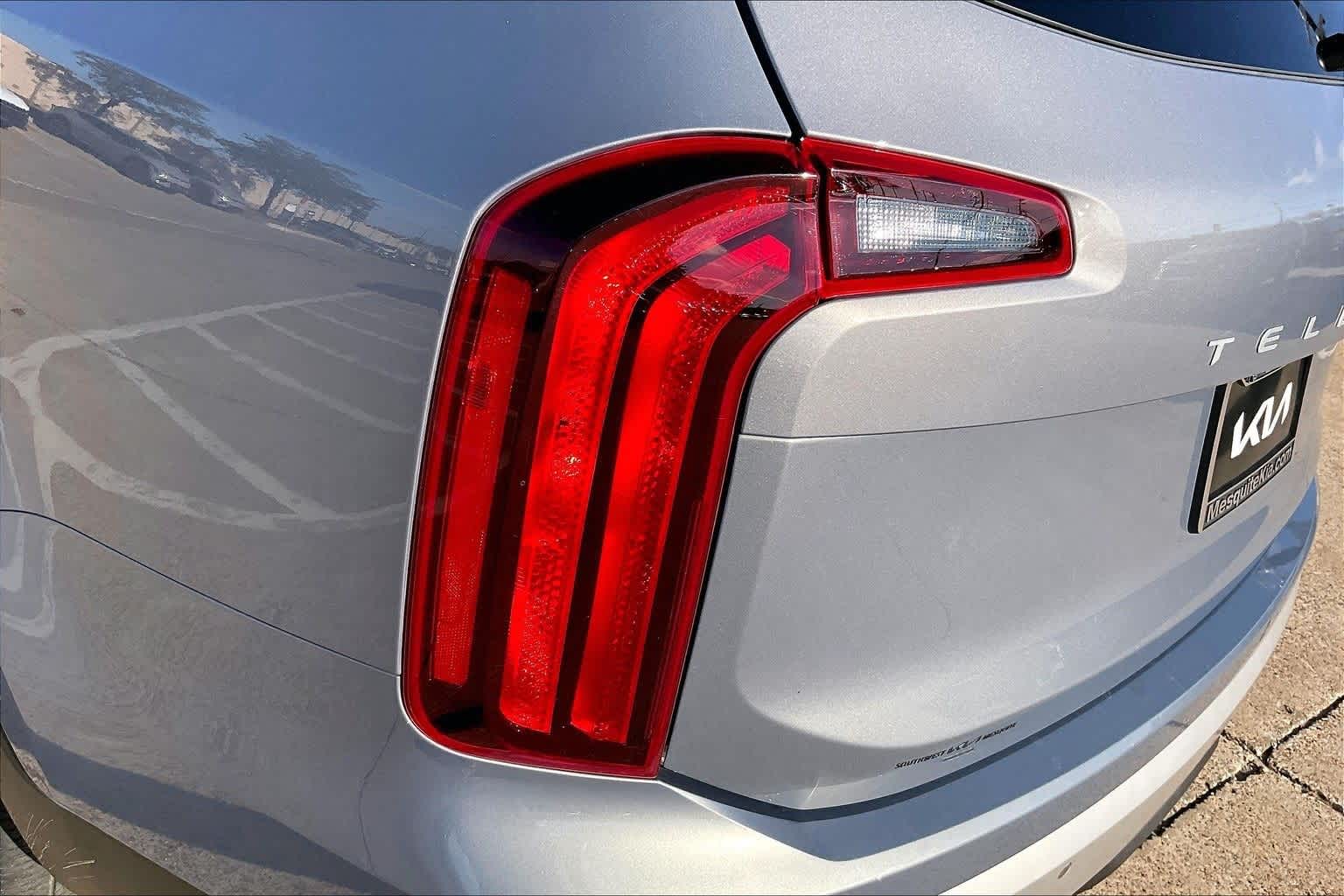 Thumbnail: 2023 Kia Telluride - 30