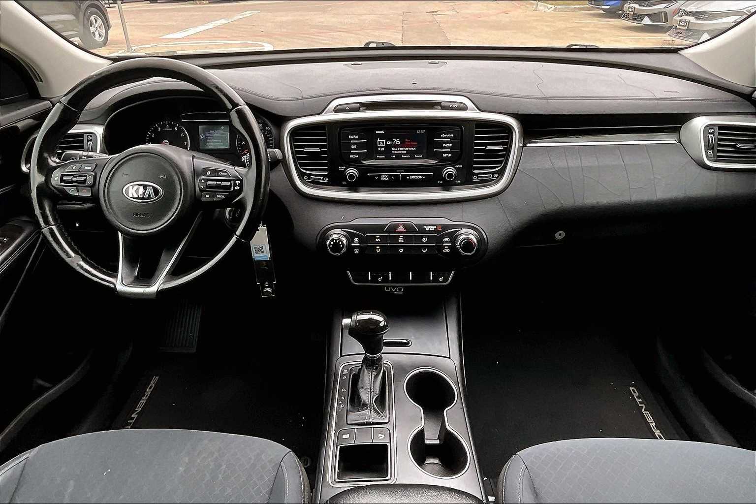 Thumbnail: 2016 Kia Sorento - 10
