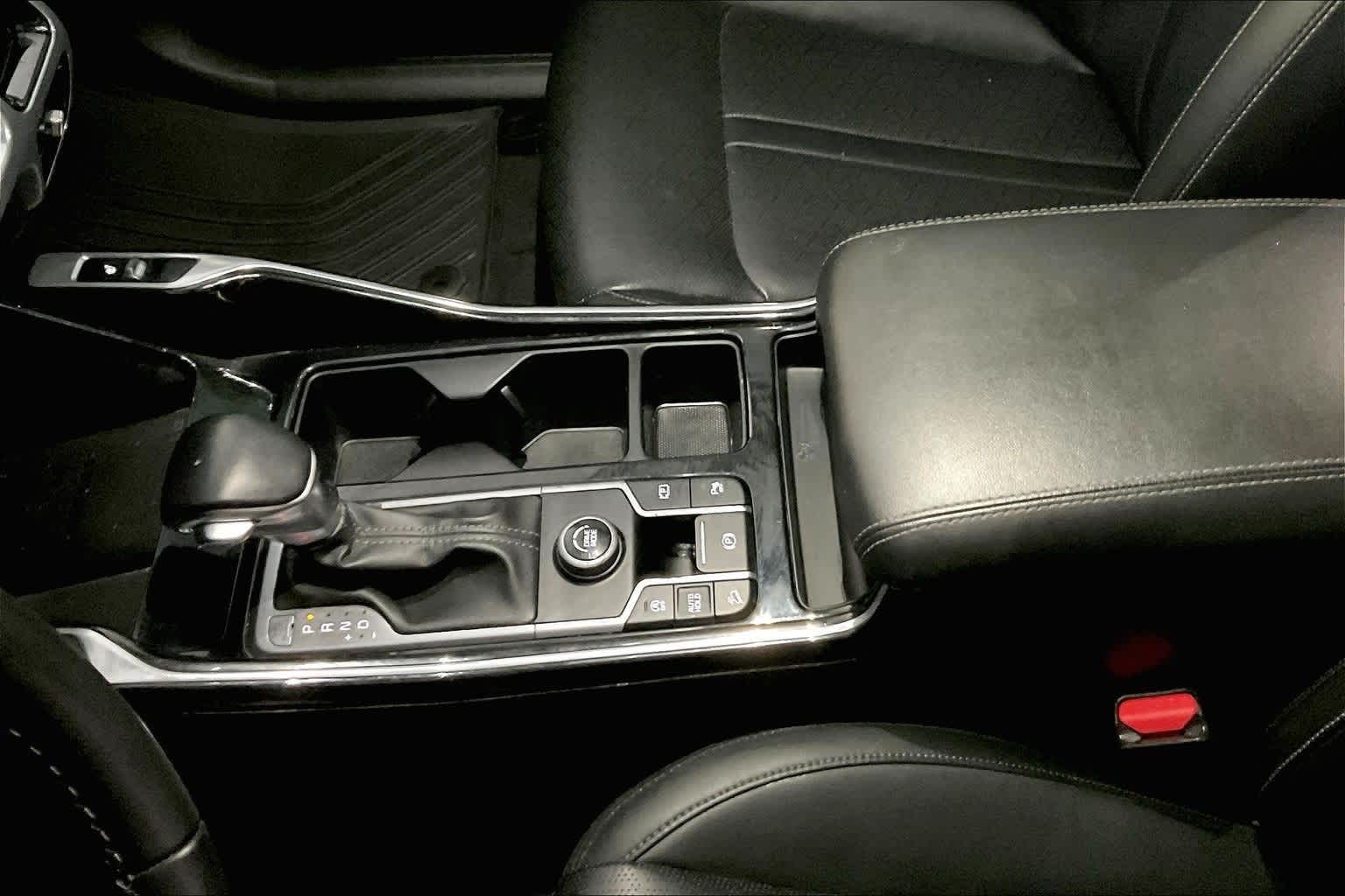 Thumbnail: 2023 Kia Sorento - 14