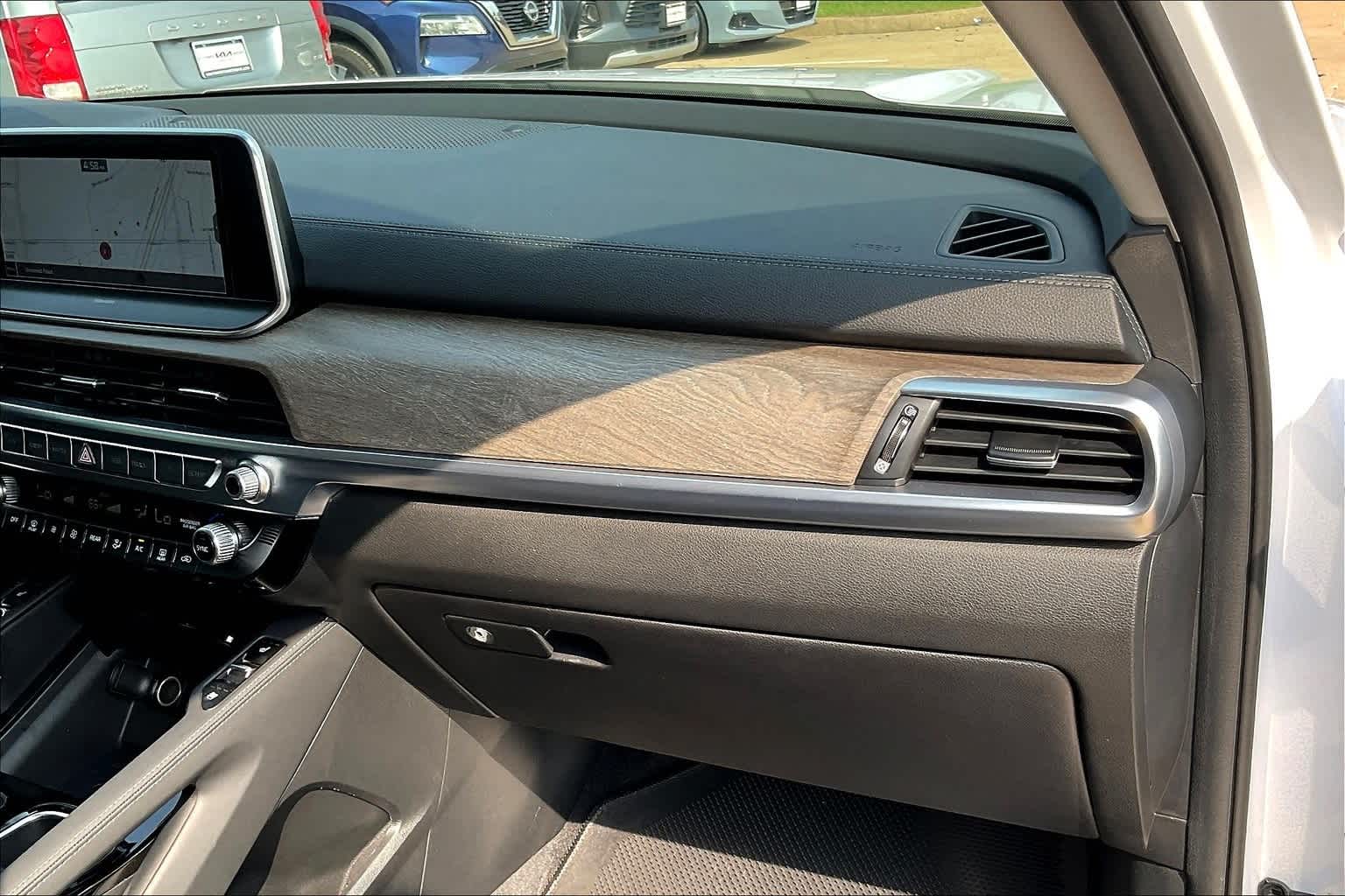 Thumbnail: 2022 Kia Telluride - 23