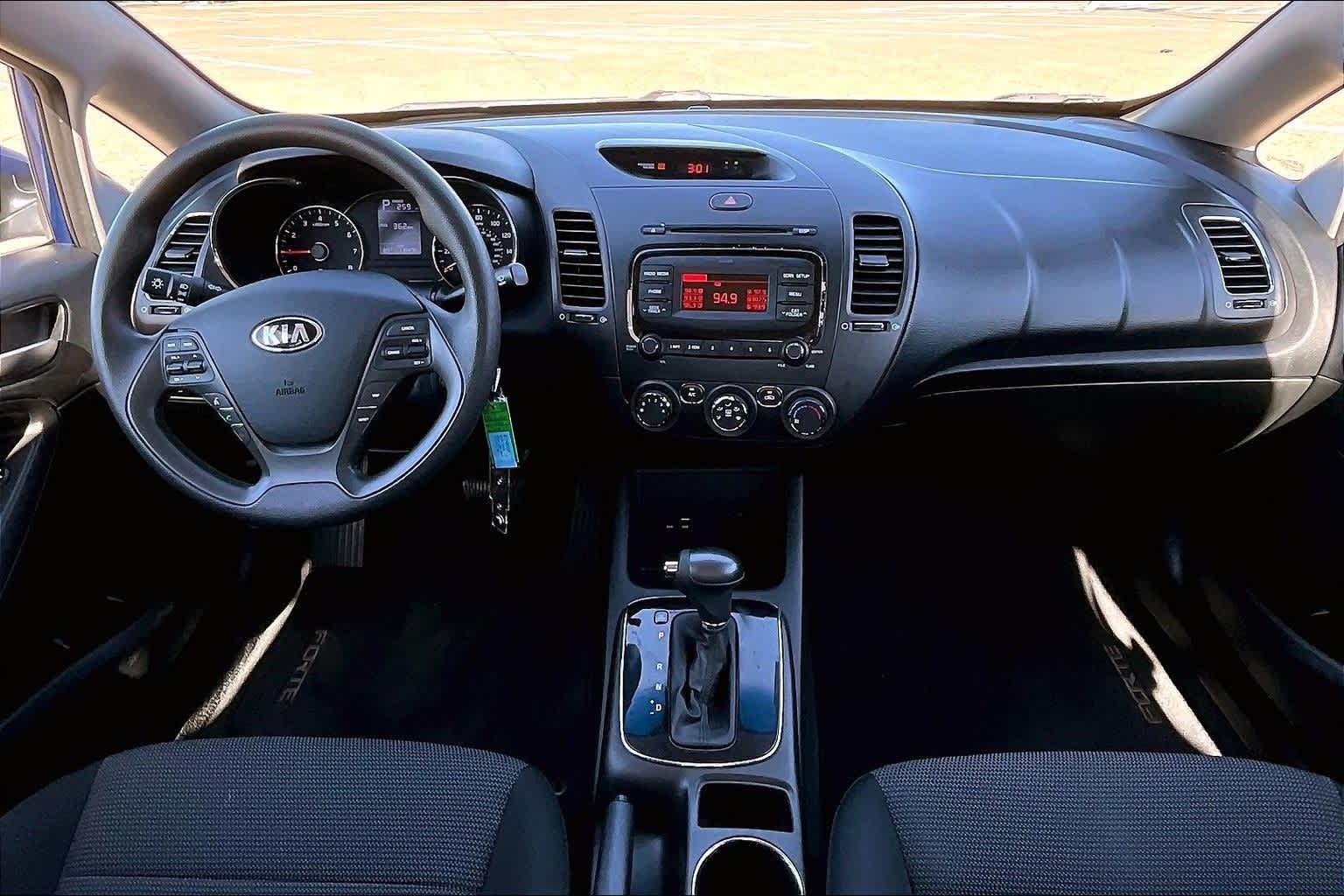 Thumbnail: 2018 Kia Forte - 9