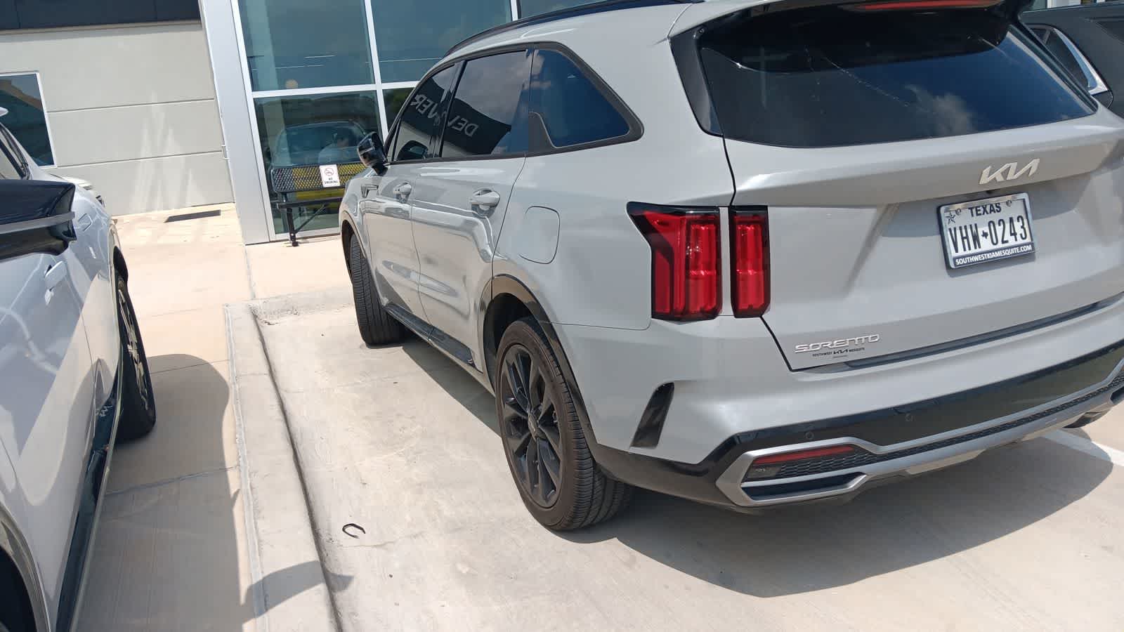 Thumbnail: 2023 Kia Sorento - 9