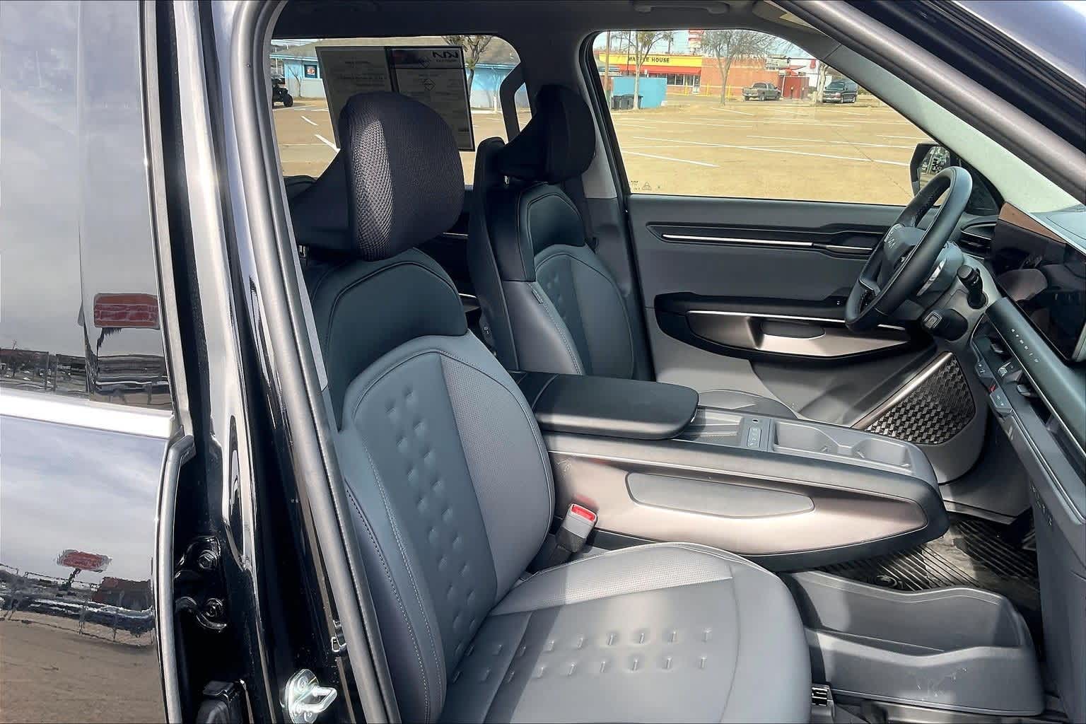 Thumbnail: 2026 Kia EV9 - 12