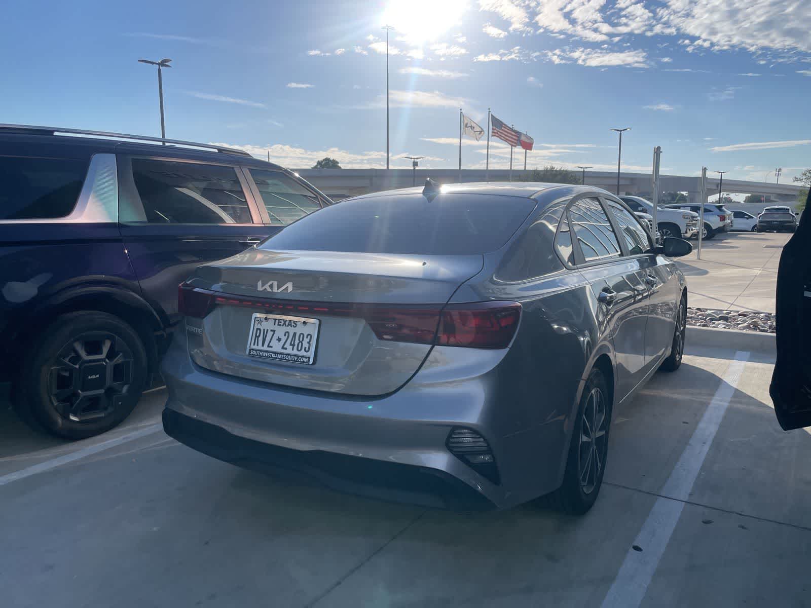 Thumbnail: 2022 Kia Forte - 3