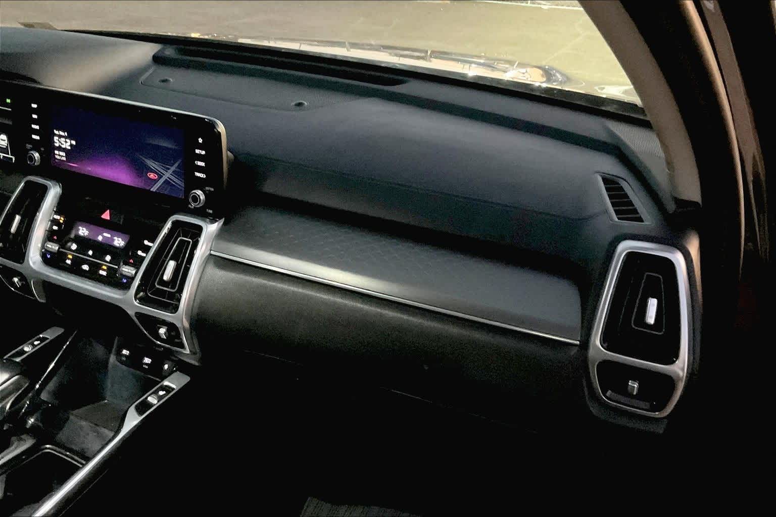 Thumbnail: 2023 Kia Sorento - 21