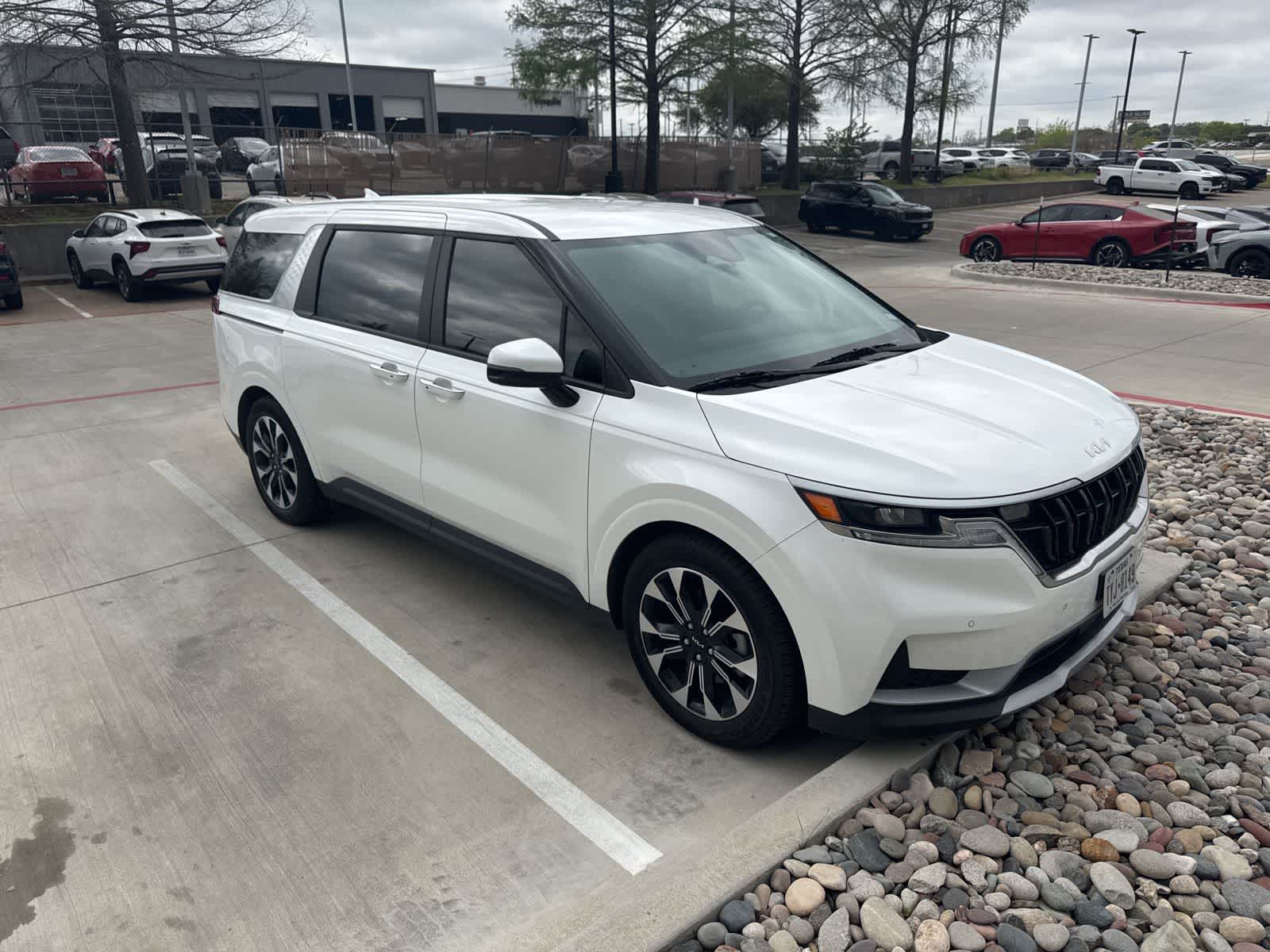 Thumbnail: 2024 Kia Carnival - 3