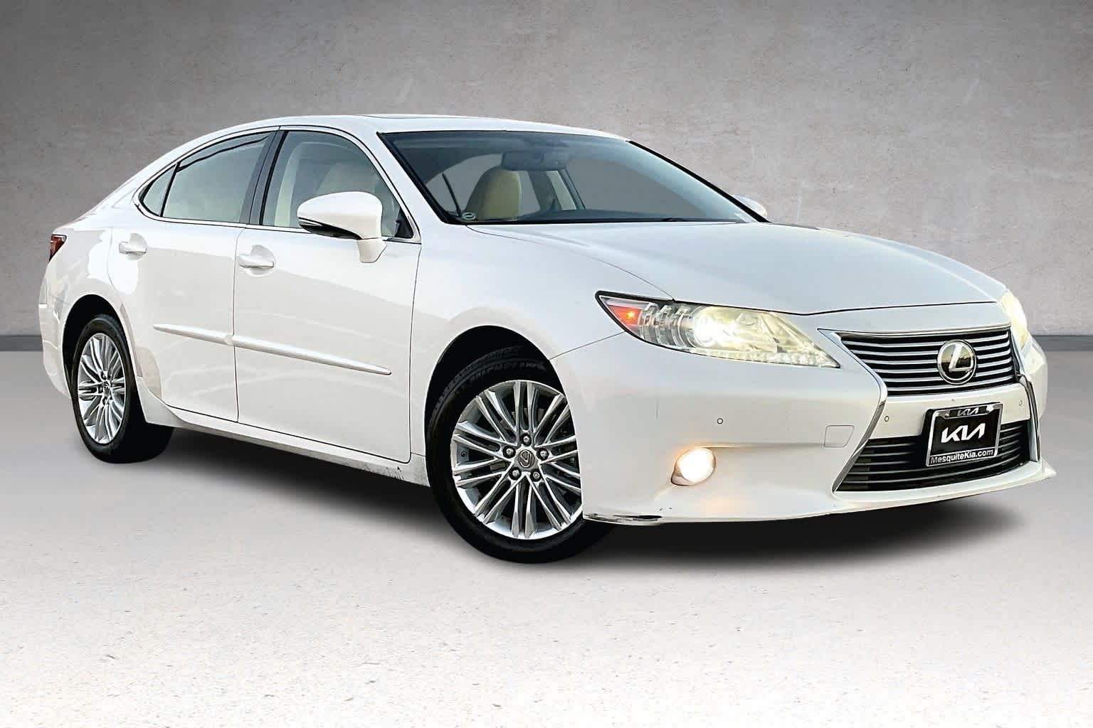 Thumbnail: 2013 Lexus ES - 21