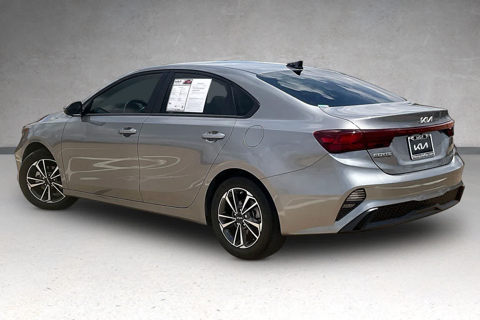 Thumbnail: 2023 Kia Forte - 4