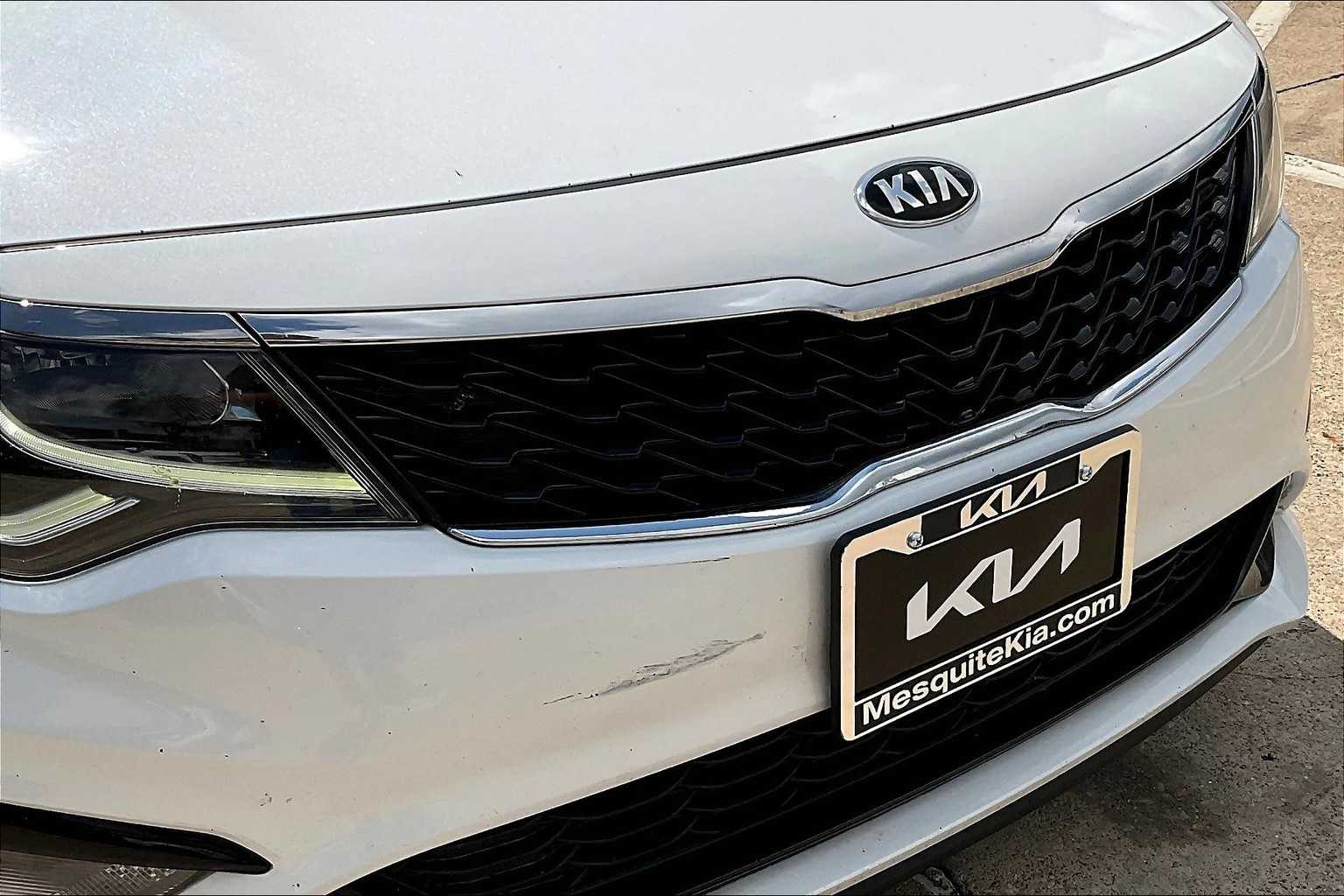 Thumbnail: 2020 Kia Optima - 32