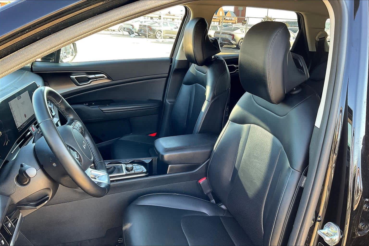 Thumbnail: 2023 Kia Sportage - 10