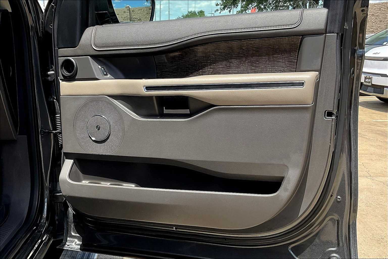 Thumbnail: 2018 Ford Expedition - 28