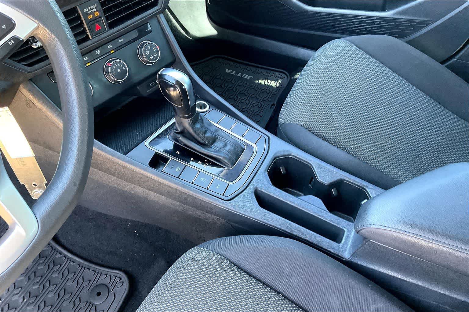 Thumbnail: 2021 Volkswagen Jetta - 15