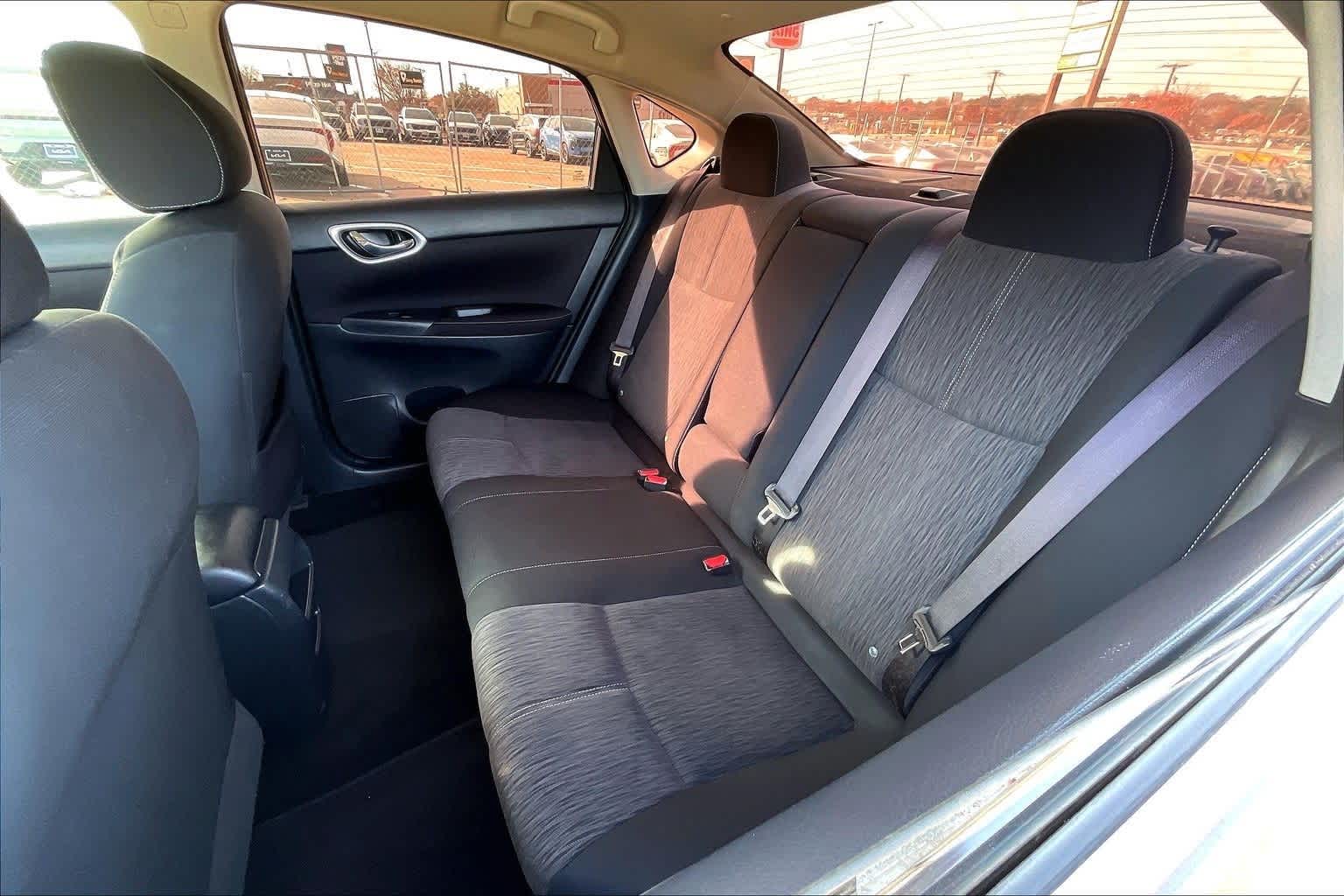 Thumbnail: 2015 Nissan Sentra - 29