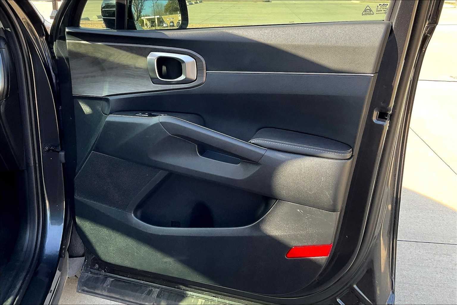 Thumbnail: 2024 Kia Sorento - 28