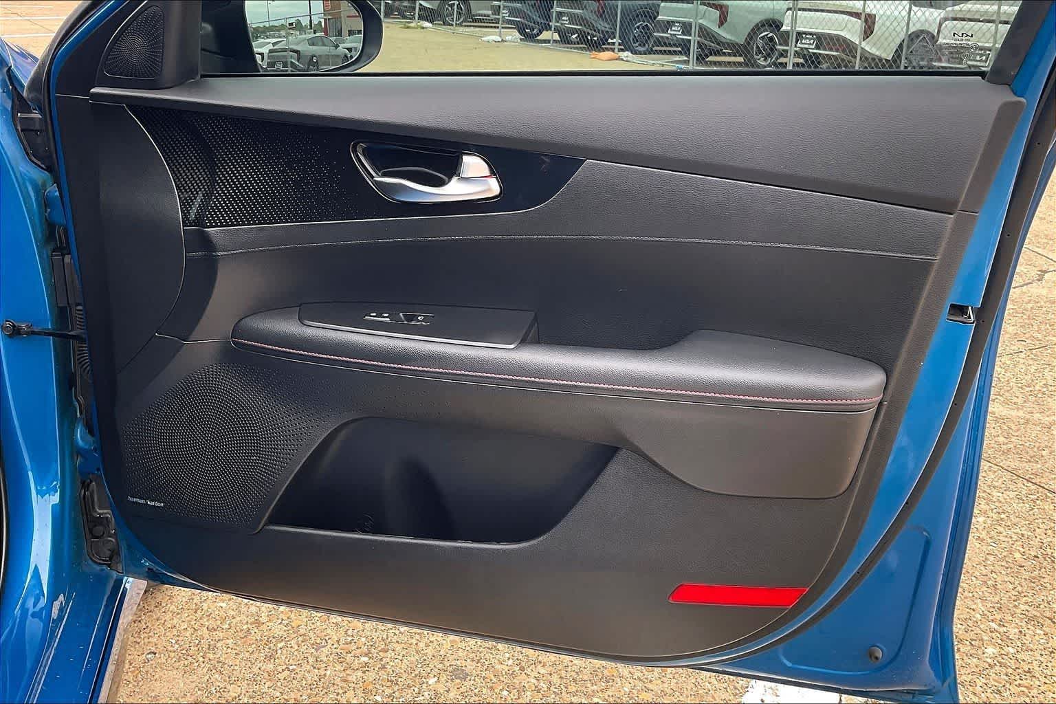 Thumbnail: 2023 Kia Forte - 28