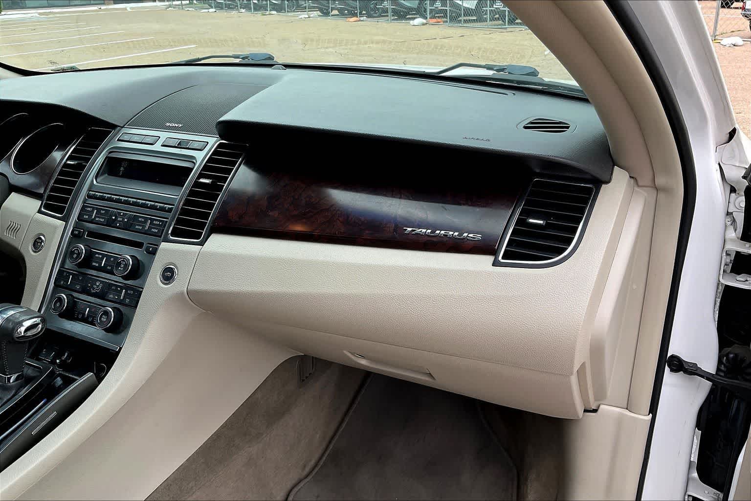 Thumbnail: 2012 Ford Taurus - 23