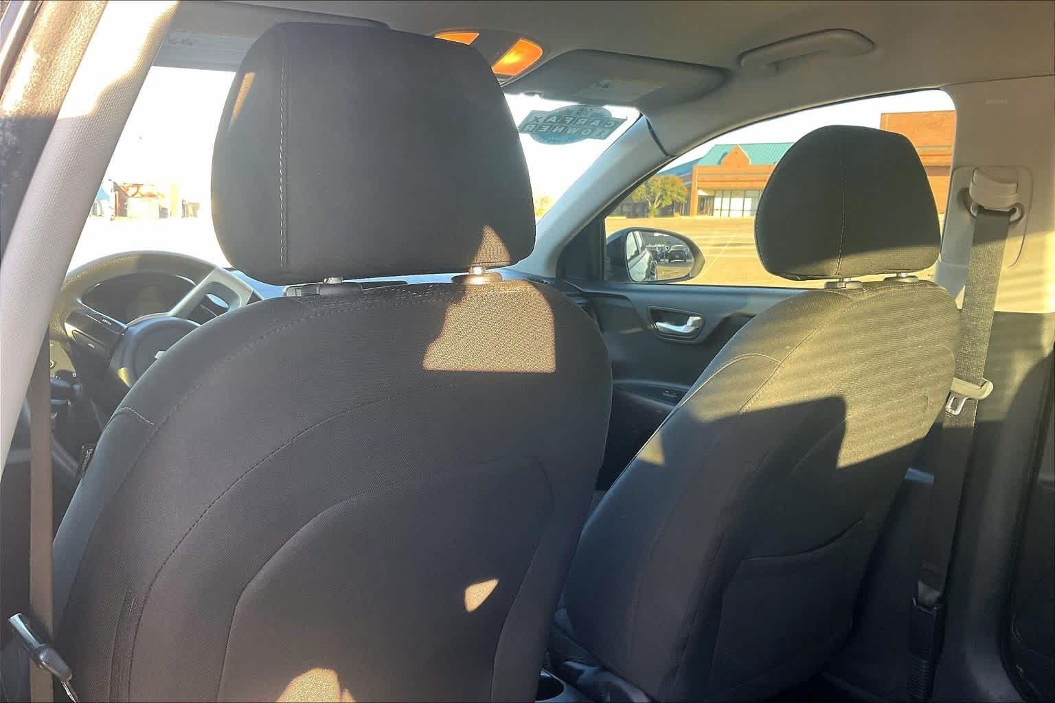 Thumbnail: 2023 Kia Rio - 9