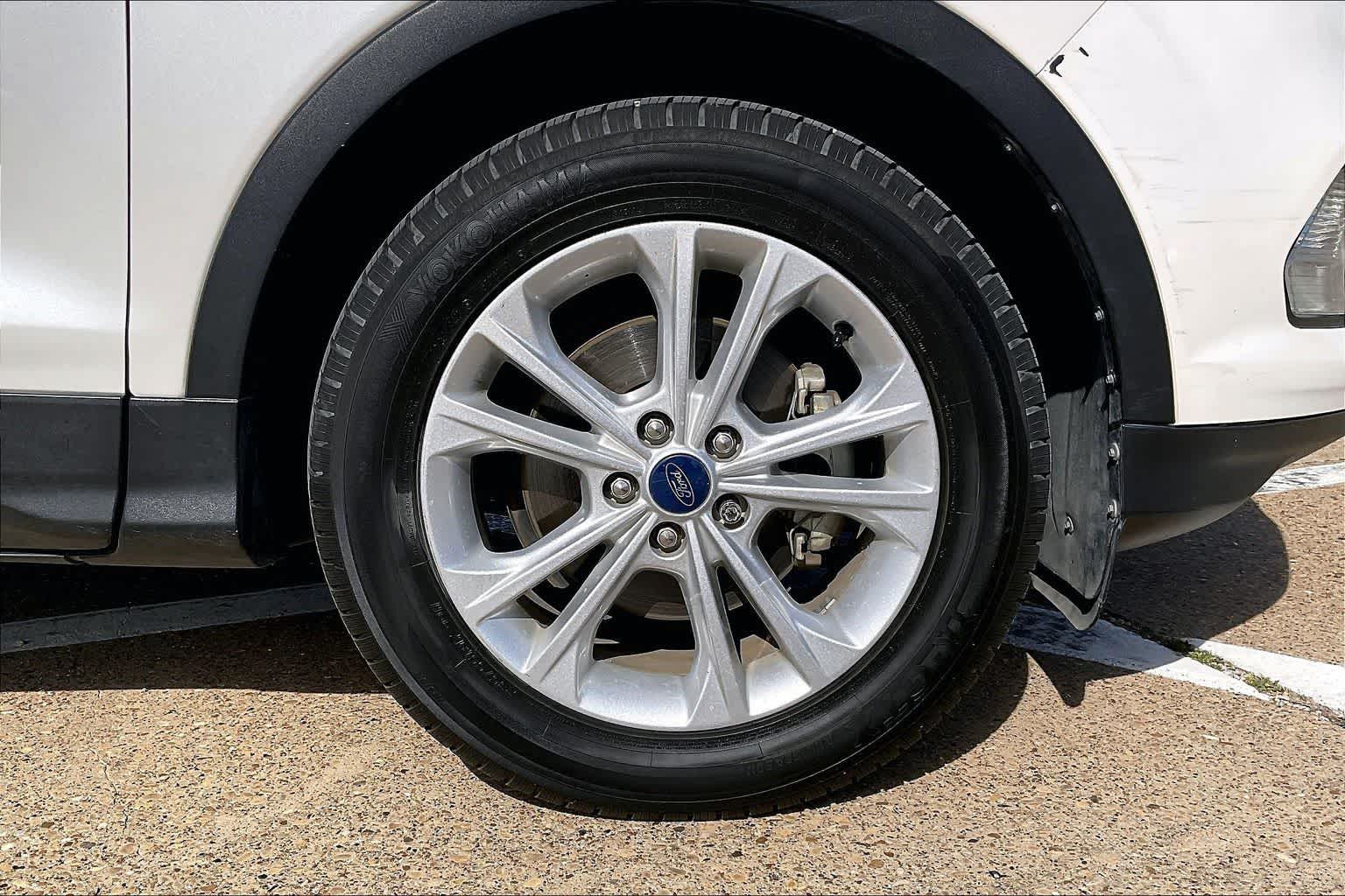 Thumbnail: 2019 Ford Escape - 8