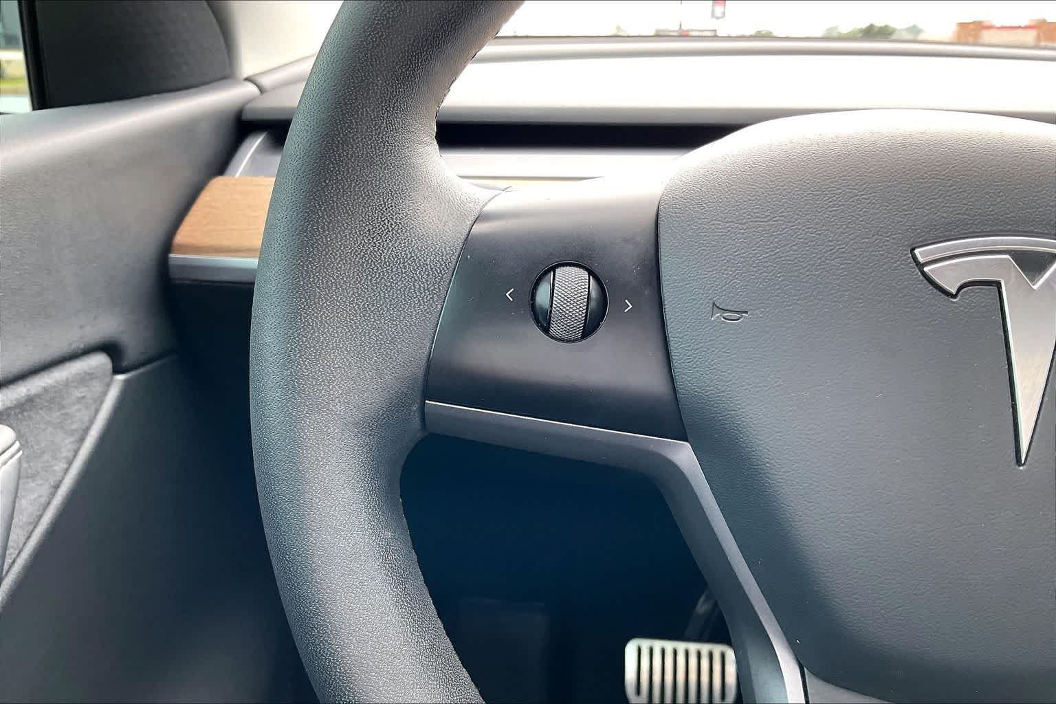 Thumbnail: 2021 Tesla Model Y - 24