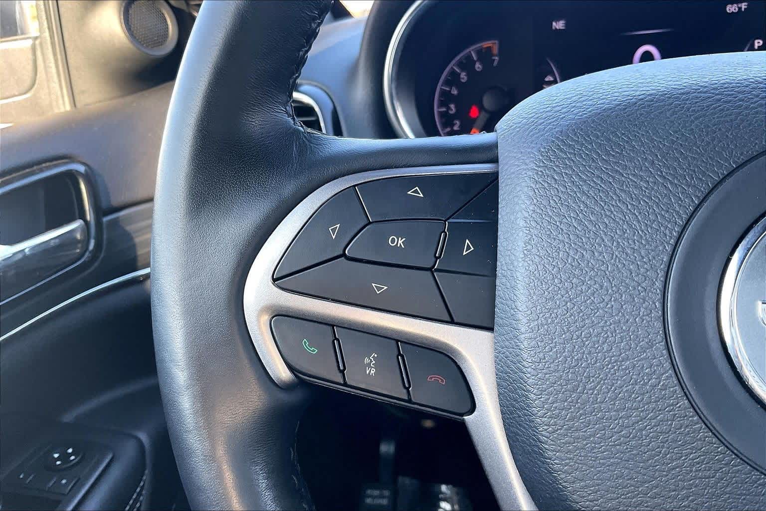 Thumbnail: 2021 Jeep Grand Cherokee - 23