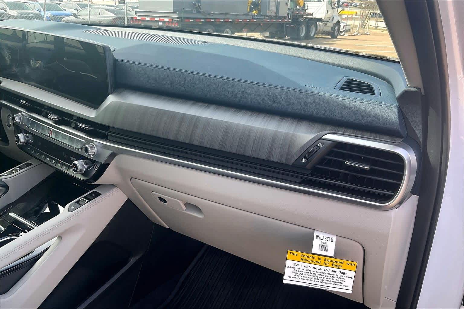 Thumbnail: 2025 Kia Telluride - 22