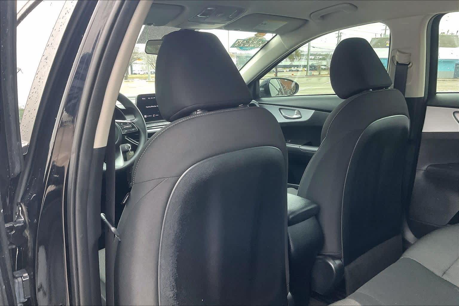 Thumbnail: 2024 Kia Forte - 11