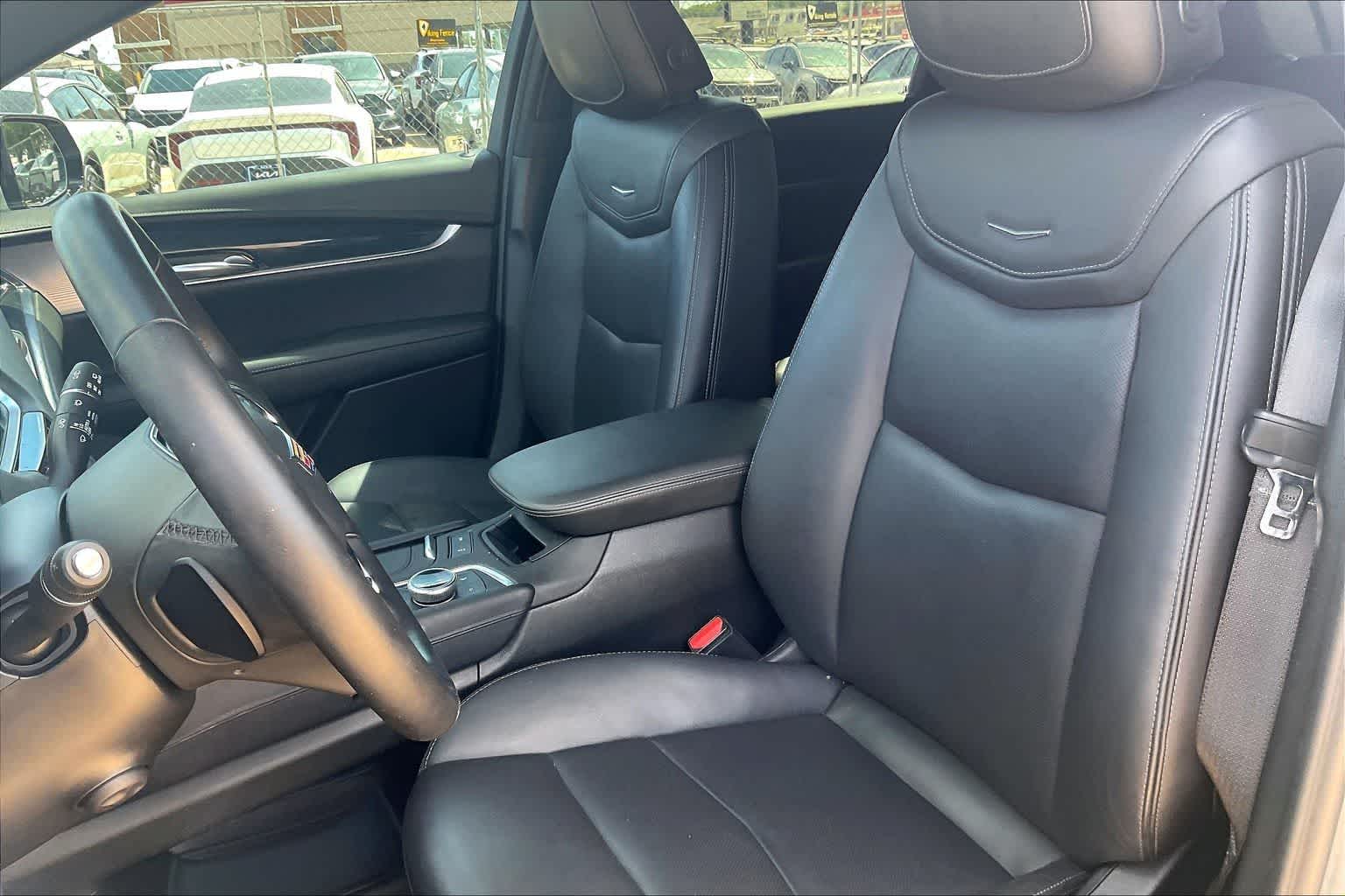 Thumbnail: 2023 Cadillac XT5 - 10