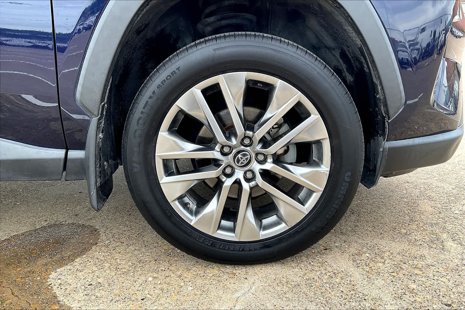 Thumbnail: 2020 Toyota RAV4 - 8