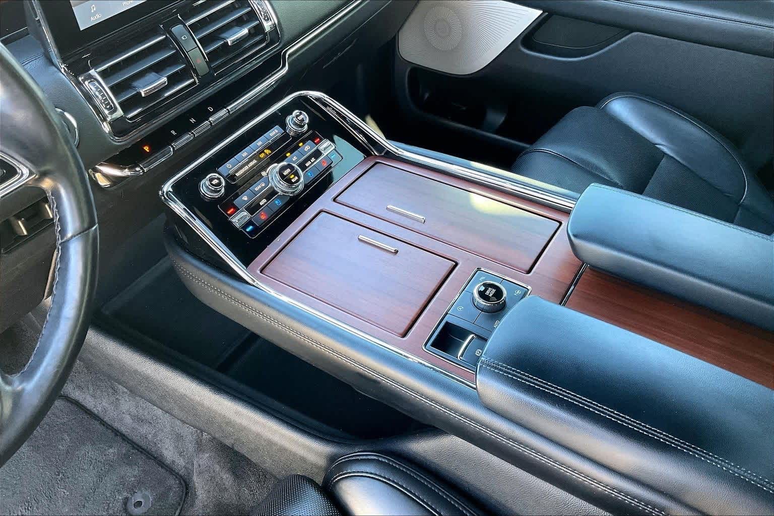 Thumbnail: 2021 Lincoln Navigator - 15