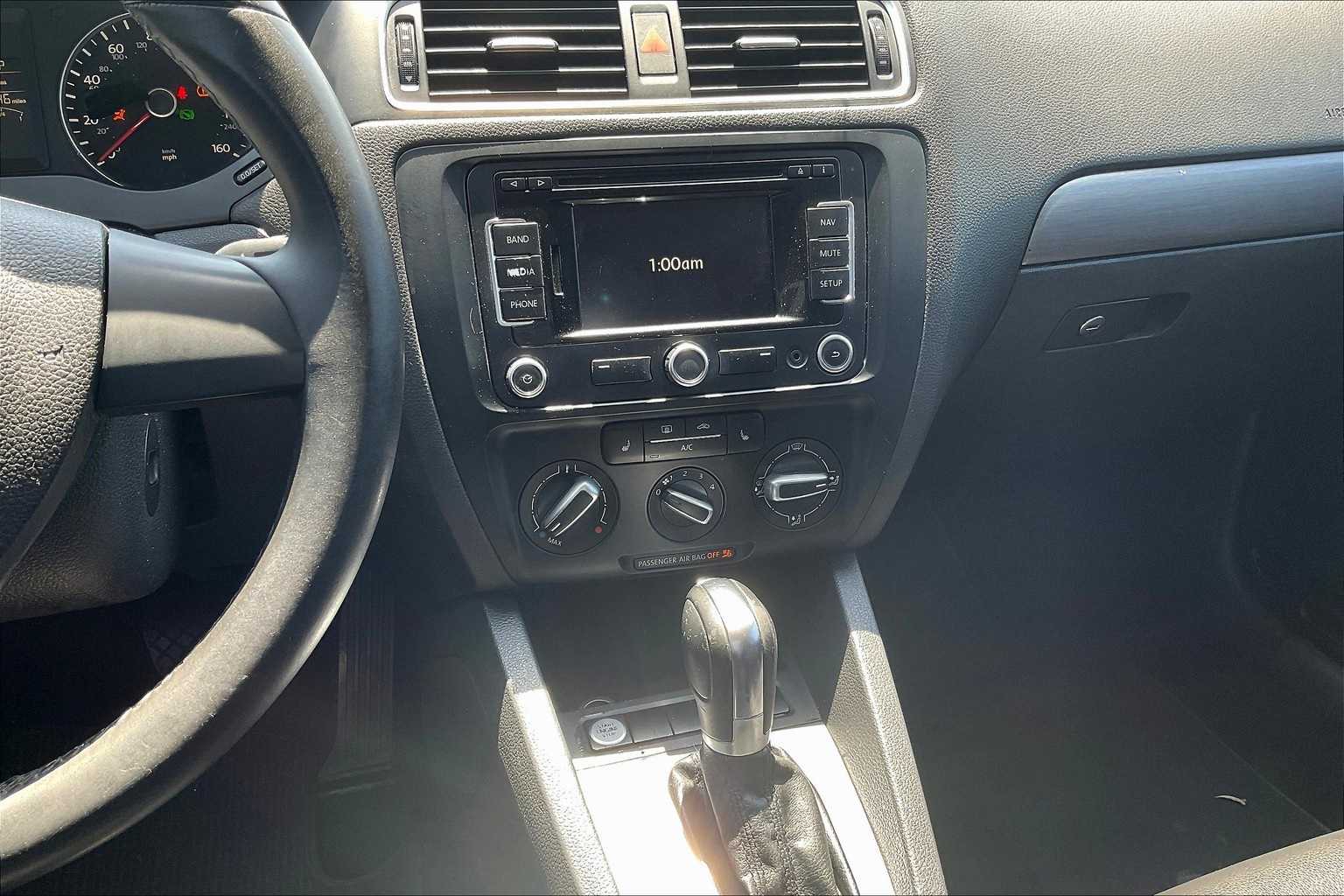 Thumbnail: 2013 Volkswagen Jetta - 15