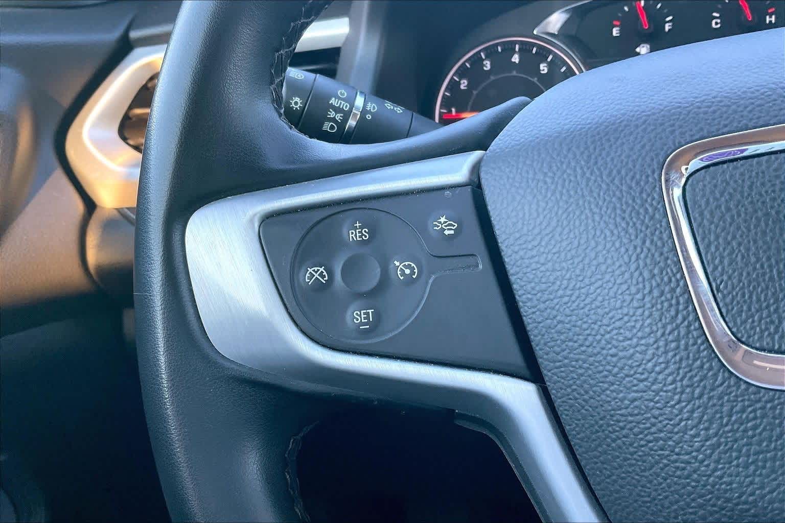 Thumbnail: 2023 GMC Acadia - 24