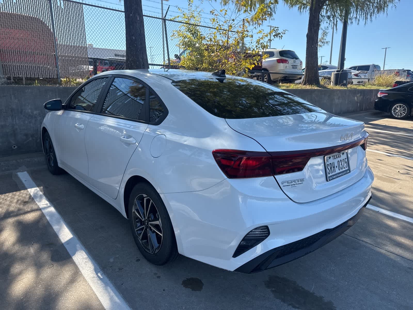 Thumbnail: 2023 Kia Forte - 3