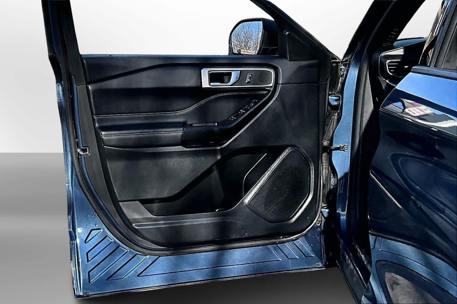 Thumbnail: 2020 Ford Explorer - 15