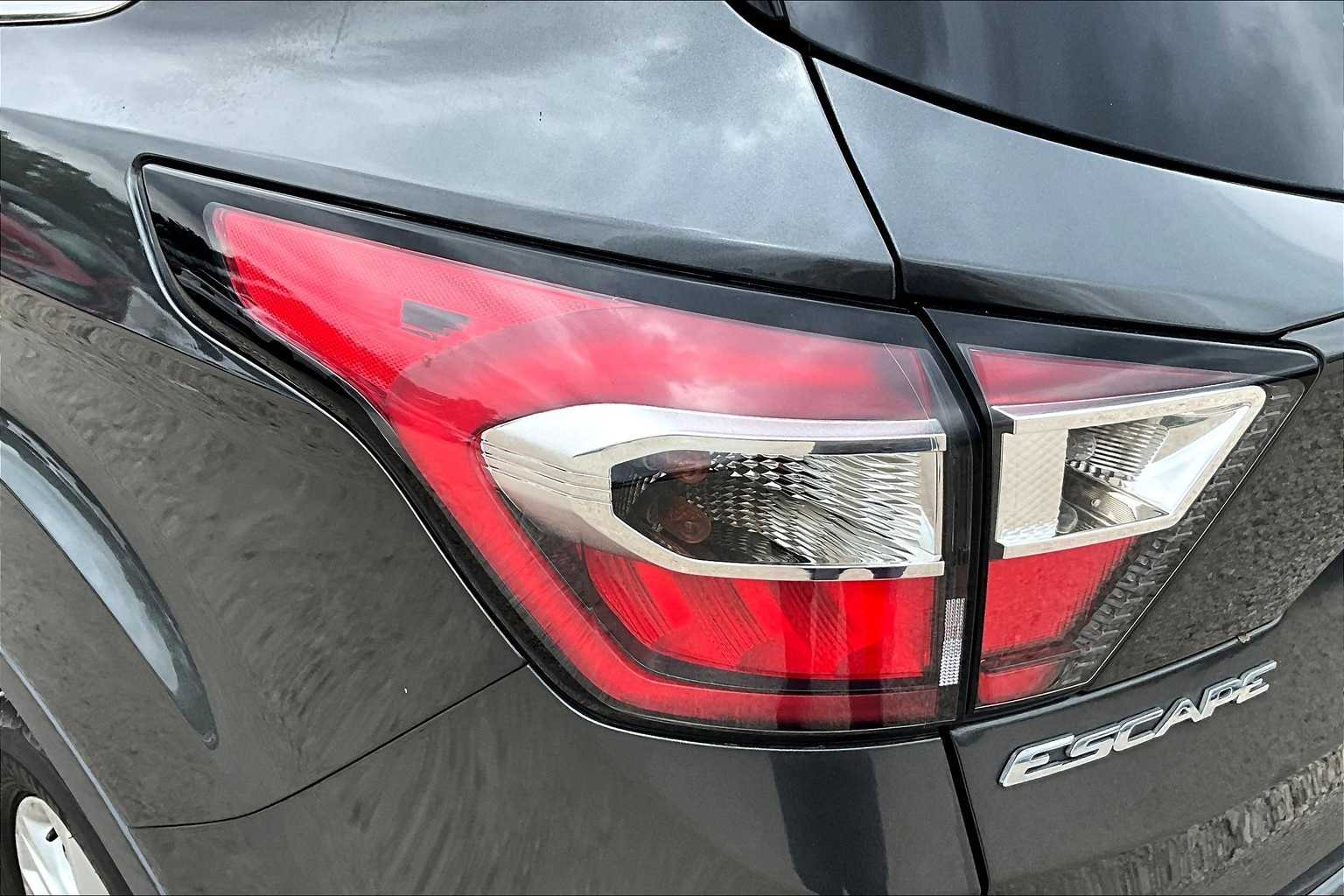 2017 Ford Escape SE 27