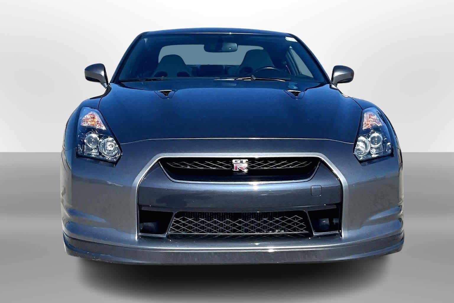 Thumbnail: 2010 Nissan GT-R - 3