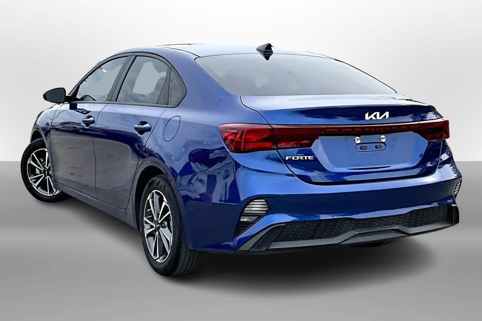 Thumbnail: 2022 Kia Forte - 10