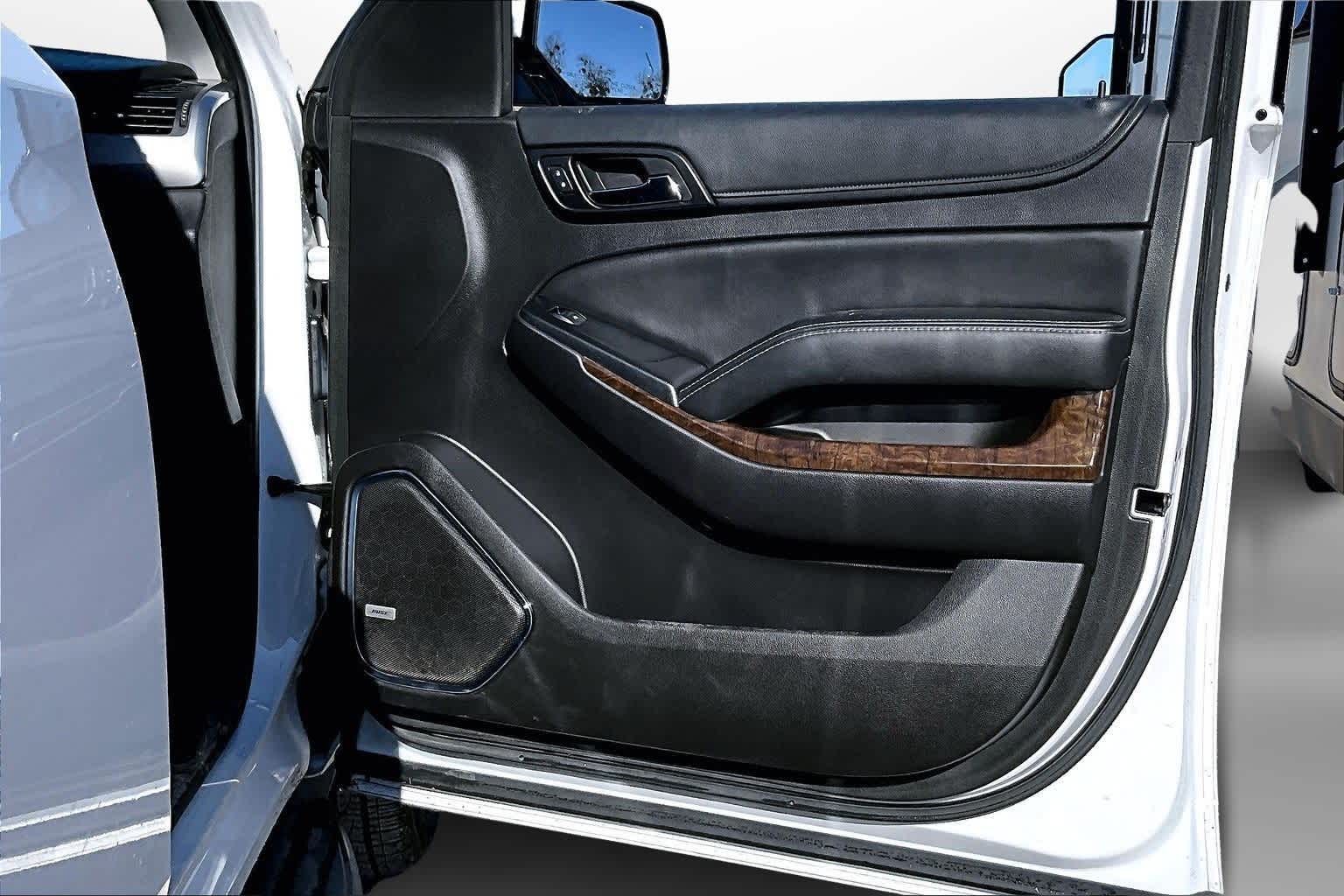 Thumbnail: 2016 Chevrolet Tahoe - 17