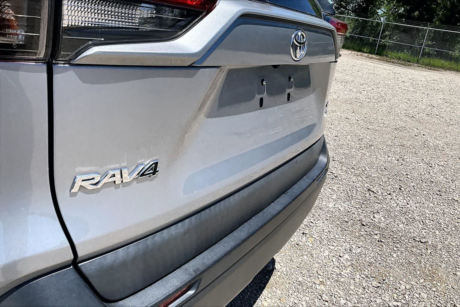 Thumbnail: 2019 Toyota RAV4 - 23