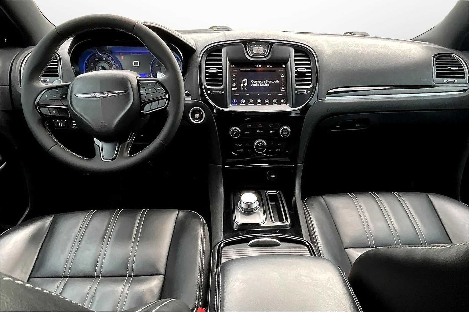 Thumbnail: 2023 Chrysler 300 - 14