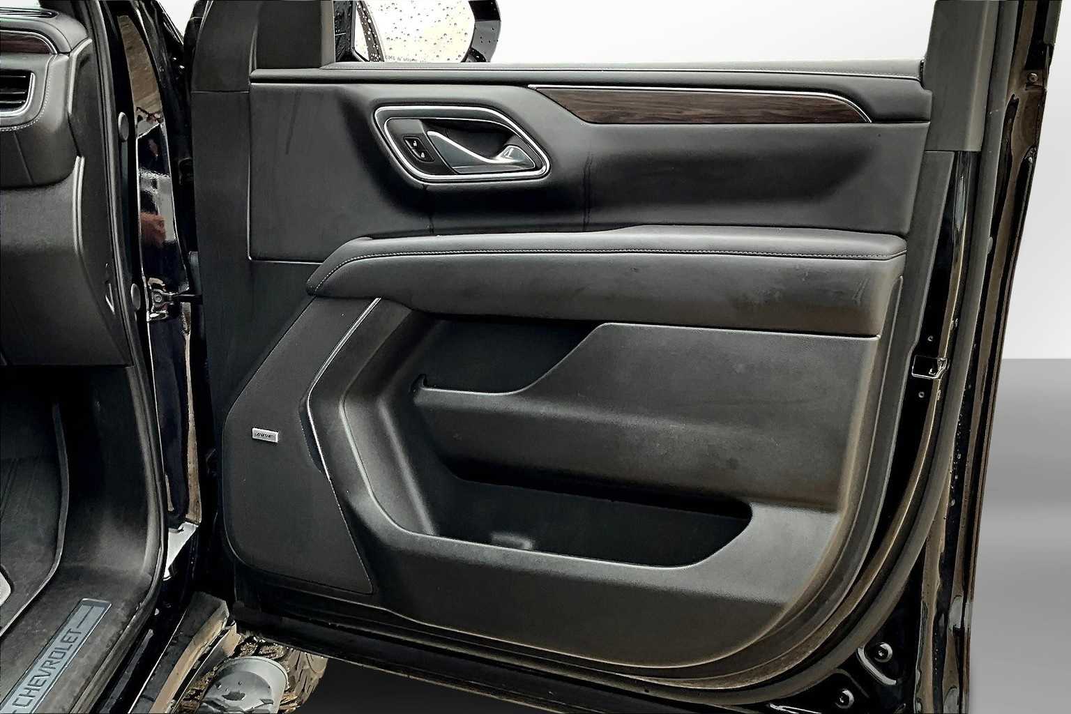 Thumbnail: 2023 Chevrolet Suburban - 18