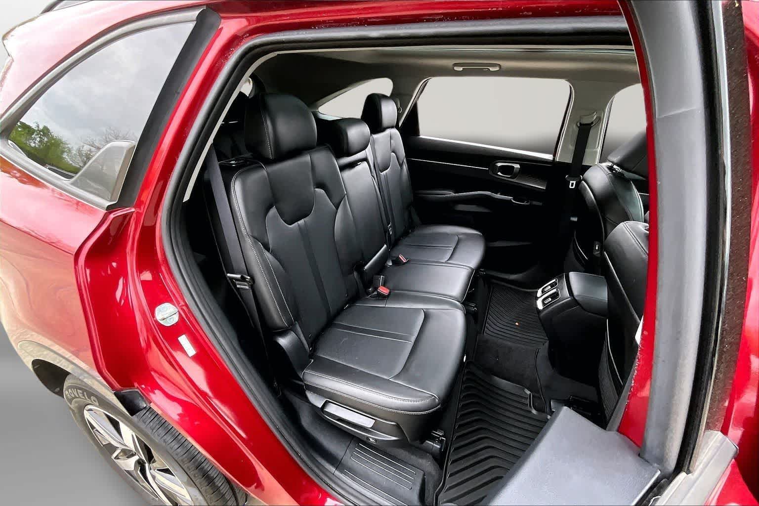 Thumbnail: 2023 Kia Sorento - 26