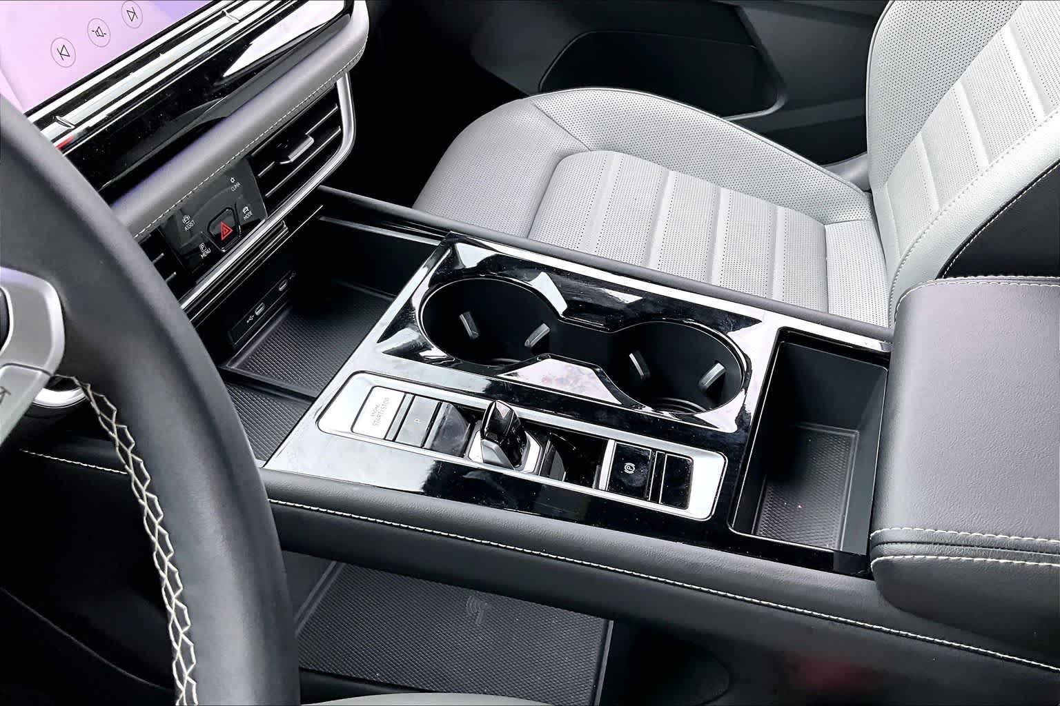 Thumbnail: 2024 Volkswagen Atlas - 13