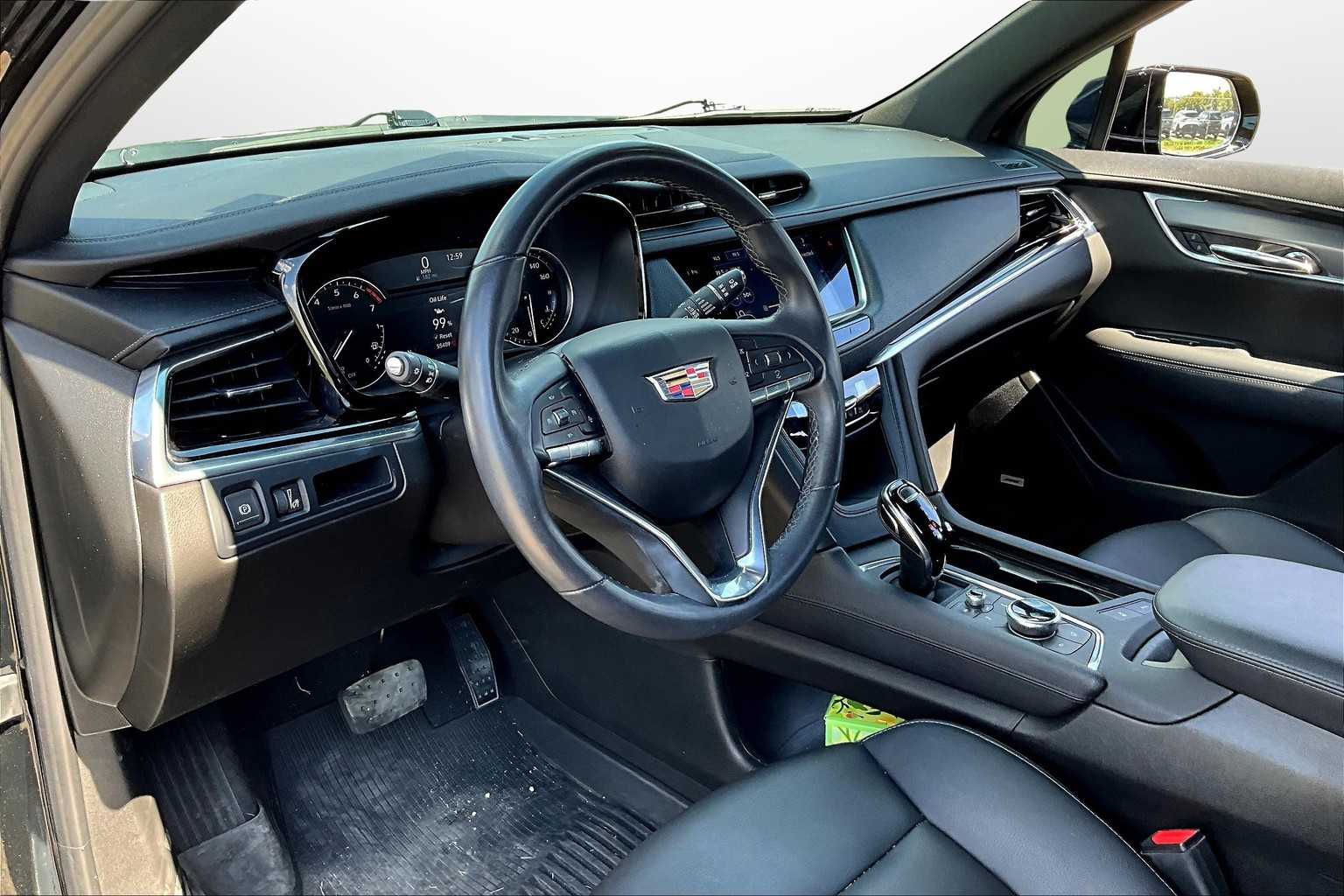 Thumbnail: 2023 Cadillac XT6 - 12