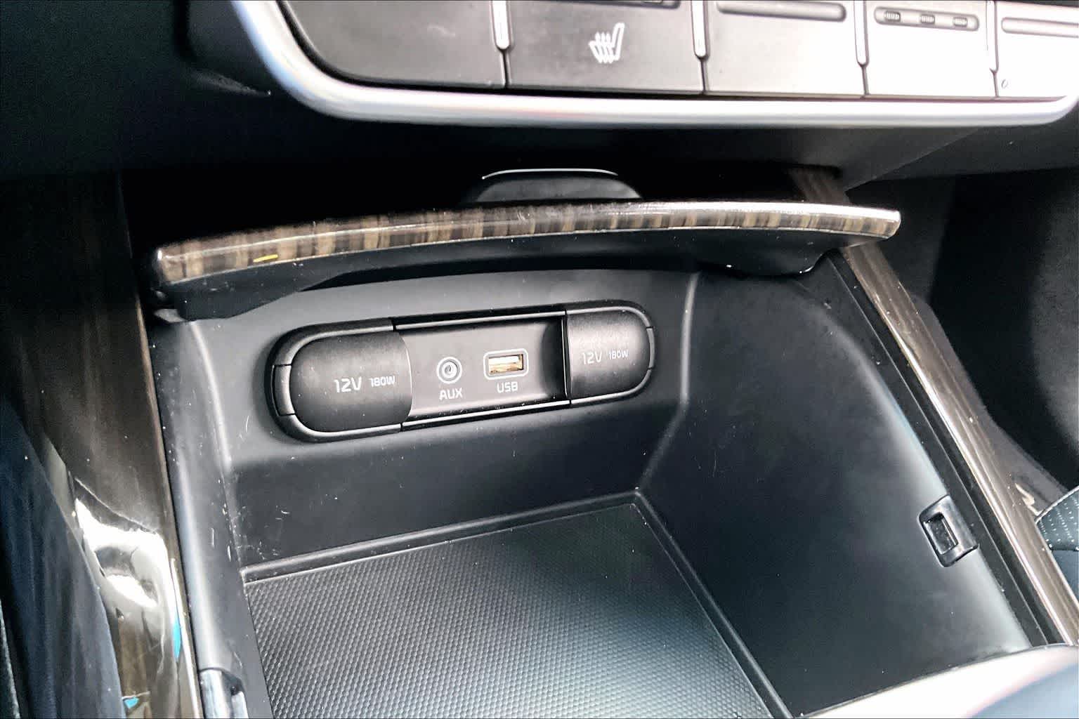 Thumbnail: 2020 Kia Sorento - 21