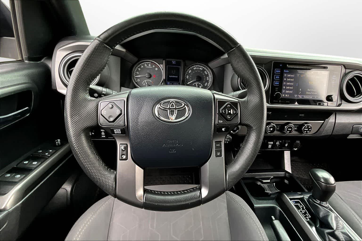 Thumbnail: 2019 Toyota Tacoma - 4