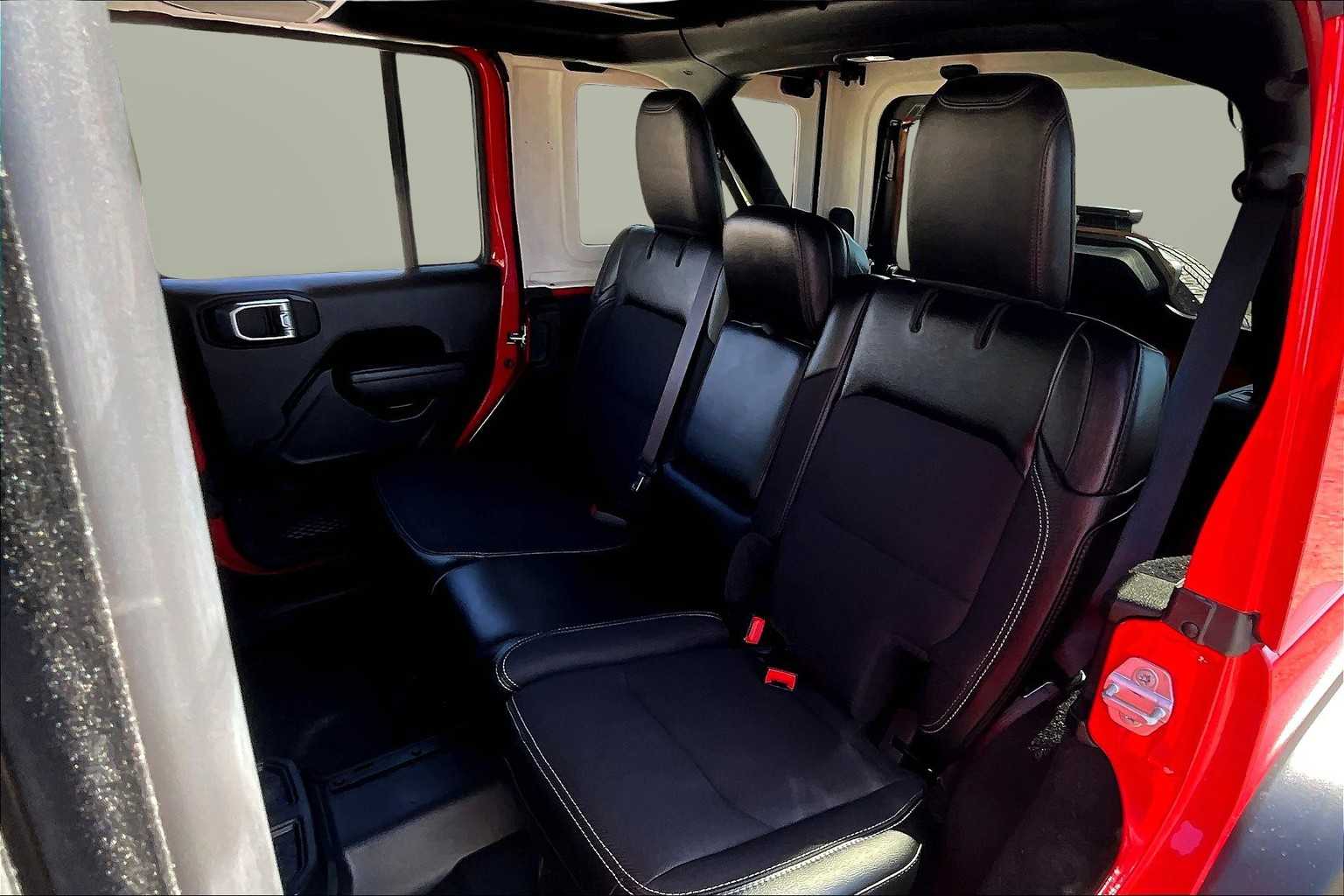 Thumbnail: 2021 Jeep Wrangler - 27