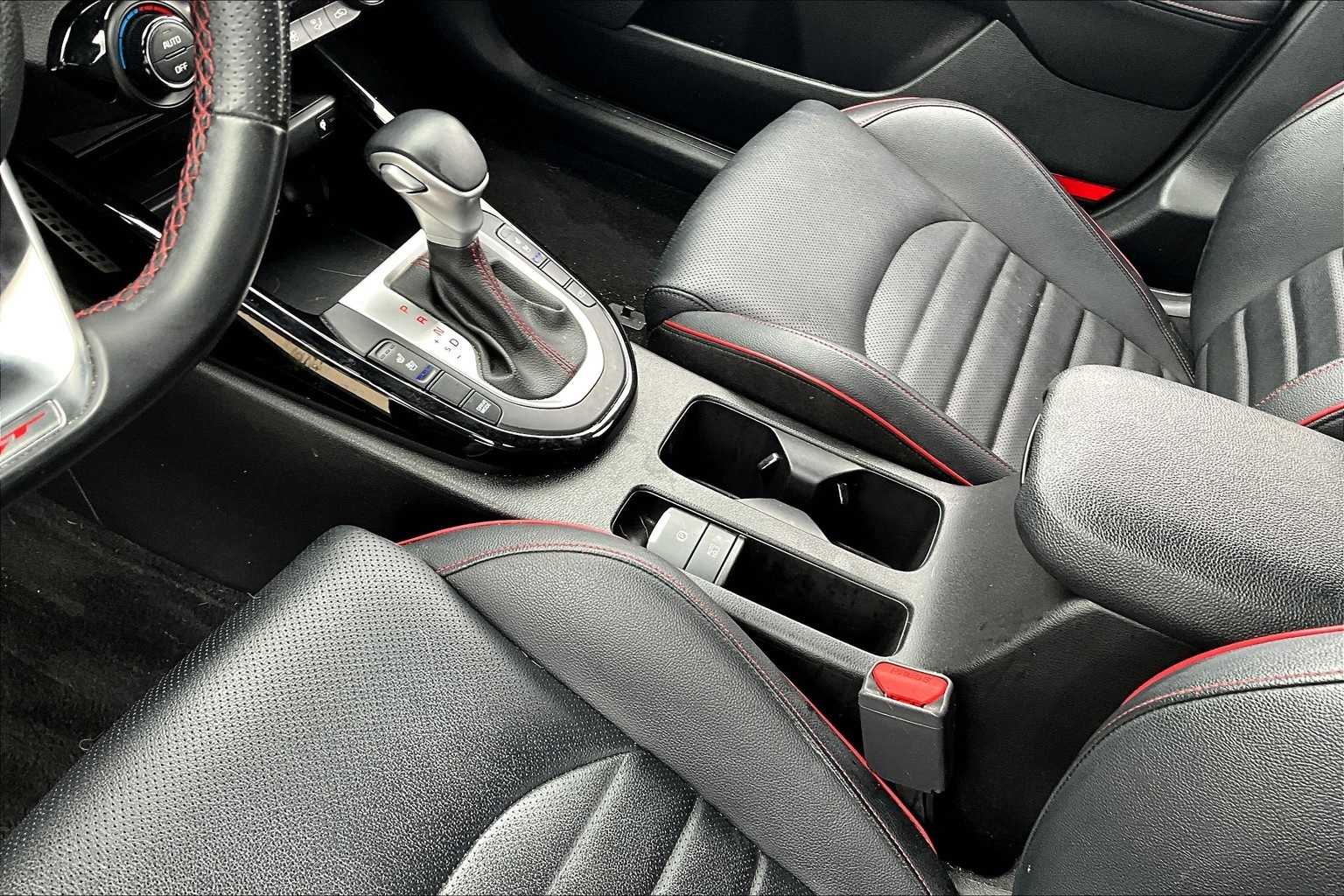 2022 Kia Forte GT 13